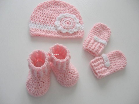 Zimní holčičí děti zima růžová čepička holčička holčičí bílá miminko souprava zimní háčkované botičky handmade set bačkůrky capáčky rukavičky 