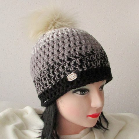 Čepice, kulich kulich čepice háčkovaná ženy bílá černá šedá dámská zimní teplá bambule hřejivá crochet hat winter pompom women beanie 