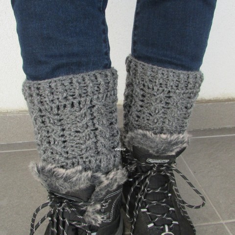 Návleky na nohy doplněk zima šedá zimní háčkované hřejivé návleky handmade štulpny návleky na nohy 
