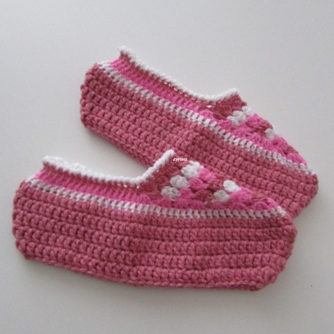 Bačkory, ťapky, velké (30 - 33 cm) růžová bílá háčkované akryl starorůžová hřejivé velké dámské pružné handmade balerínky bačkory přezůvky pro ženy ťapky domácí obuv 