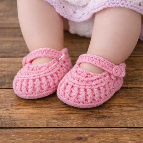 Botičky děti podzim růžová holčička holčičí jaro miminko háčkované hřejivé botičky teplé knoflíček celoroční handmade capáčky 
