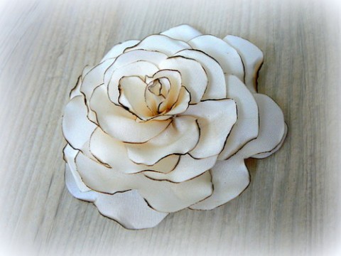 Vintage růže. brož šperk růže smetanová vintage styl bežová opalovaná 