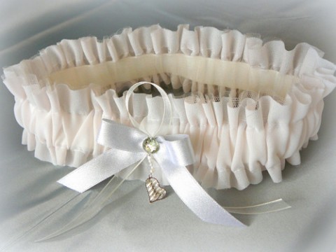 Podvazek ivory. elegantní bílá prádlo svatební nevěsta ivory podvazek 