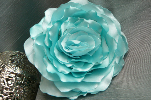 Růže. brož šperk růže vínová 