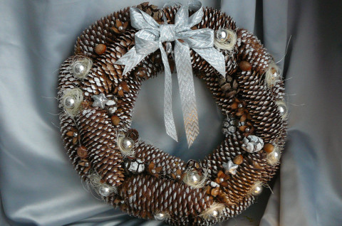 Věnec v stříbrné. vánoce věnec 