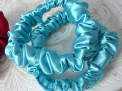 Oranžová taštička.