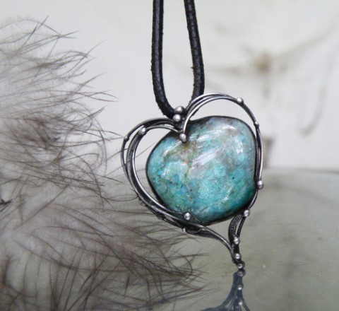 Srdce mořské víly...(shattuckit) šperk náhrdelník šperky srdce originální modrá cín fantazie srdíčko světlo tyrkysová autorský originál modrozelená kresba fantasy mystika amulet energie azurová autorský šperk shattuckit 