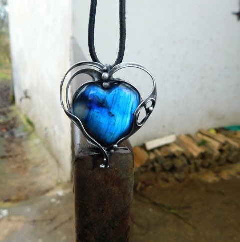 Srdce noci..(labradorit extra) náhrdelník šperky polodrahokam srdce originální modrá cín fantazie srdíčko láska černá romantika extravagantní labradorit stříbrná autorský originál noc minerály oceán amulet sytě modrá noční modrá 