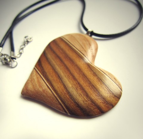 Dřevěné srdéčko. dřevěné náhrdelník přívěsek srdce srdíčko hnědé 