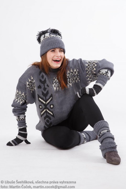 šedý svetr s norským vzorem originální pletení hory sportovní svetr módní handmade výlet ruční práce pulovr norský vzor denní vycházková lyžovat 