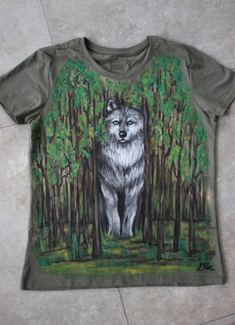 V lese, na objednávku zvíře pes podzim vlk příroda jaro léto lesní tričko vlčí les šelma tlapky vlkodlak čumáček 