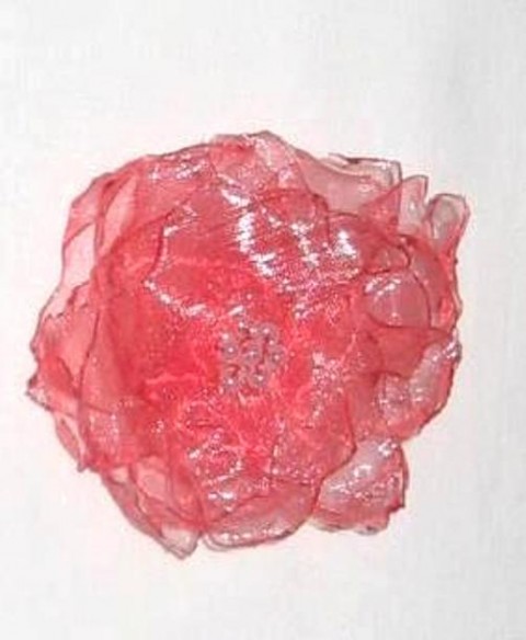 Brož z organzy červená SLEVA Z 69,- brož šperk doplněk moderní organza perly špendlík brožový můstek nadčasový 