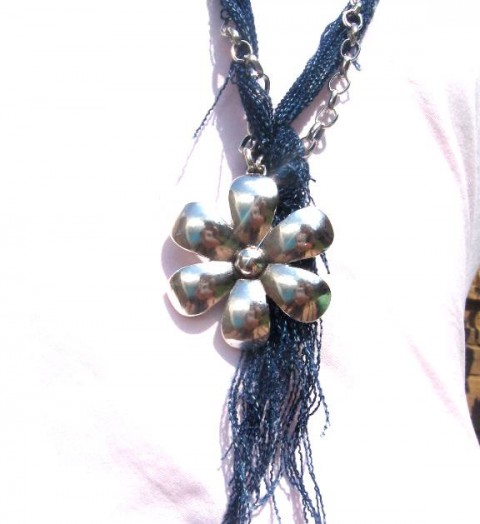 džínohrdelník No.1. kopretinový náhrdelník kov bižuterie štěstí nadčasový 