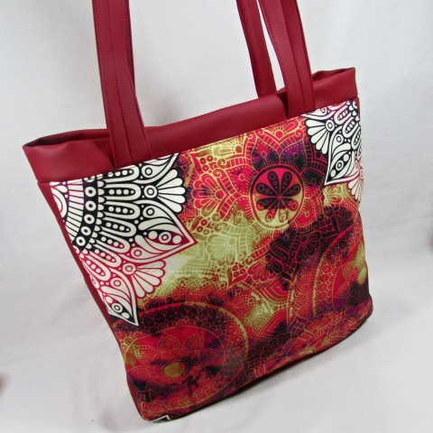 Kabelka mandala červená kabelka červená originální dárek doplněk taška květy elegantní květ prostorná koženková pro ženu 