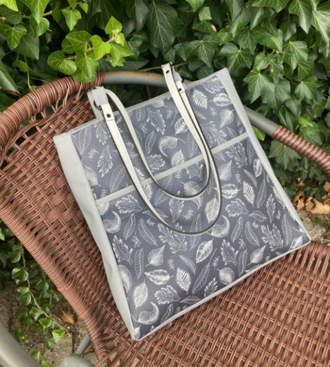 Kabelka šedý lupínek kabelka elegantní šedá prostorná koženka květinová 
