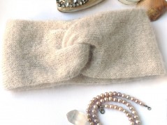 Mohérová čelenka - perlově bílá