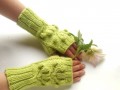 Světle zelené rukavice bez prstů