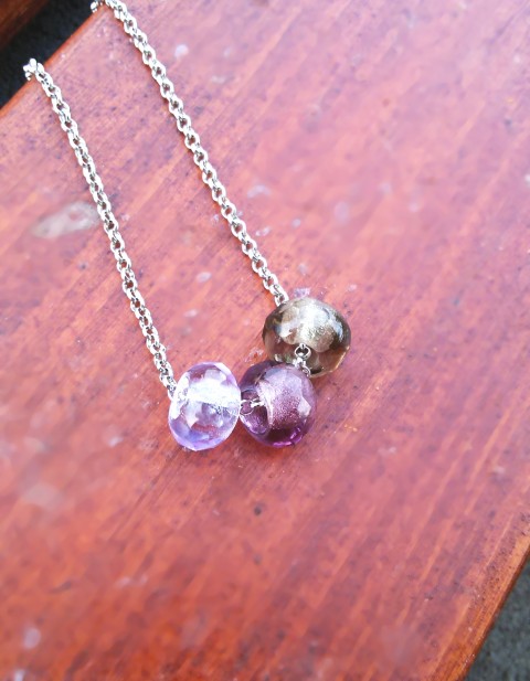Náhrdelník s krystalky náhrdelník sklo kuličky šedé fialové broušené růžové korále 