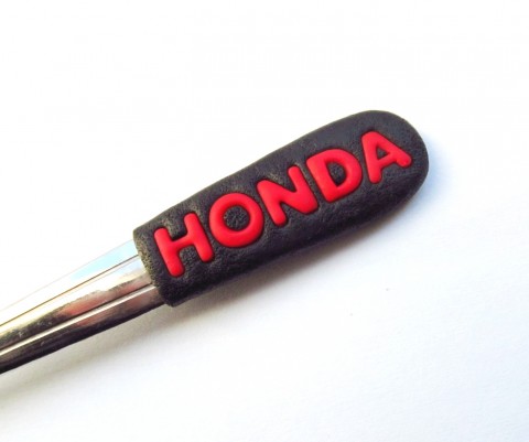 Lžička s nápisem honda dárek čaj čajová káva kafe motorka dezertní pro muže lžička pro kluky ke kávě hokejový moto honda kawasaki suzuki 