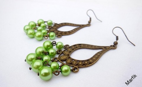 hráškové orientální nášnice šperky korálky zelená náušnice veselé hravé akryl bižuterie perličky perly výrazné orientální hrášková bronzové 