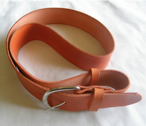 Pásek kožený oranžový,  106-119 cm 