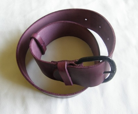 Pásek kožený fialový, 82-95 cm 