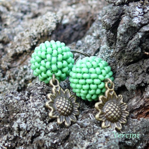 Šité kuličky - zelené s přívěskem korálky kuličky jednoduché elegantní šité rokajl beadweaving beads do města do kanceláře městské bead na kafíčko 