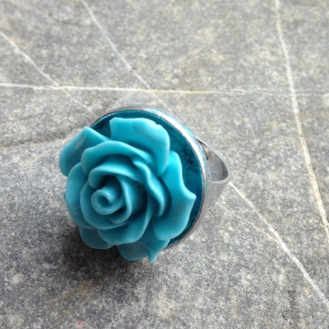 Prsten s modrou růžičkou prsten modrá stříbrná růžička resin 
