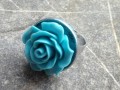 Prsten s modrou růžičkou