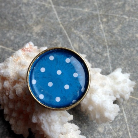 Prsten modrý puntíkatý prsten modrá puntíky mosaz resin 