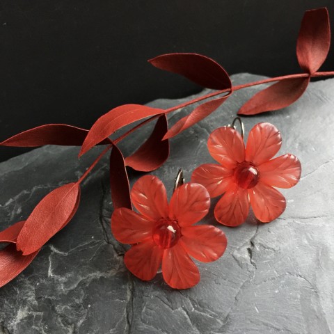 Červené kytičky červená náušnice květina 
