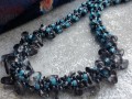 Černo modrý had - šitý náhrdelník