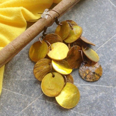 Sluníčka - náušnice náušnice žlutá perleť placky sluníčko zlato bronzová mosaz penízky zlatonky 