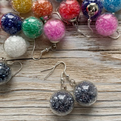 Světle šedé bublinky - náušnice náušnice koule barevné veselé hravé kulička baňky bublinky colours bubliny cukrlátka 