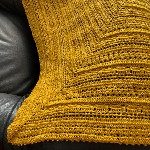Okrové zachumlání - háčkovaný pléd háčkování žlutá šátek pléd 