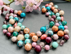 Tyrkysovo bílé korále