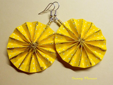 Velká žlutá kulaťoučká sluníčka origami žlutá sluníčko veselá skládačky zářivá bláznivá 