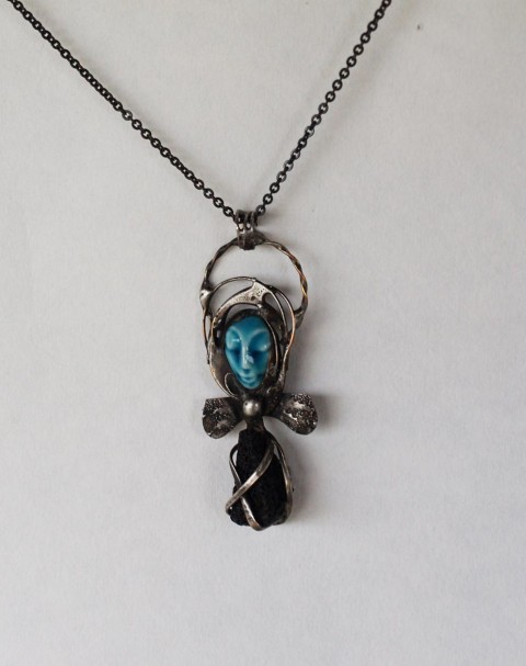 Andělíček strážný náhrdelník polodrahokam drát cín lávový kámen porcelánová hlavička 