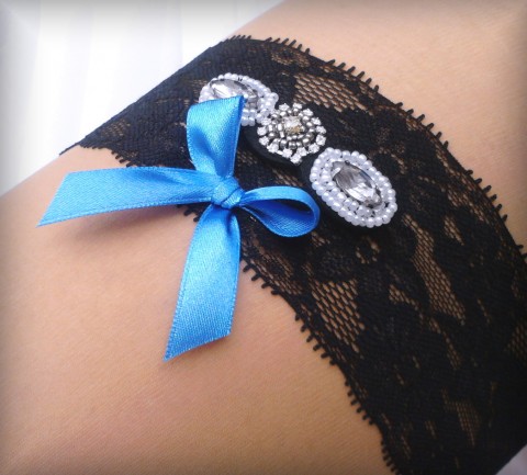 PODVAZEK ČERNÝ šperk modrý dárek korálky modrá černá modré krajka bižuterie sexy mašlička černý svatební krajkový štras dárkový erotické podvazek erotika štrasy štrasový erotický podvazkový 
