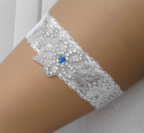 Podvazek Swarovski srdíčko srdce modrý dárek květina modrá srdíčko elegantní bílá láska růže svatba kytička krajka nohy sexy mašlička bílý svatební štěstí růžička romantický štras dárkový nevěsta ženich závoj wedding pás podvazek zvyky hochzeit svatební šaty štrasový podvazkový 