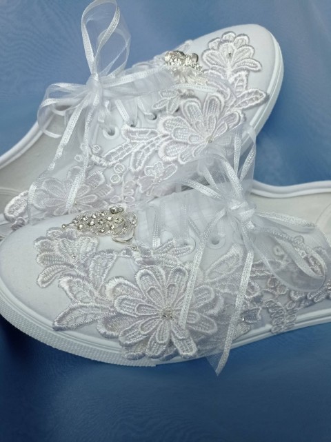 Tenisky krajkové svatební letní bílá svatba bílý svatební boty tenisky dárkový plátěné nevěsta kecky wedding podvazky hochzeit svatební šaty boty obuv lodičky dárek 