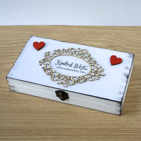Svatební krabička - nápisy na přání dřevěná krabička krabice svatba valentýn malovaná svatební ptáčci dar love na peníze z lásky novomanželé valentýnská k valentýnu na blahopřání na větvi 