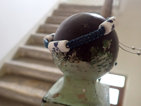 Modro-bílý drhaný náramek náramek keramický jednoduchý s porcelánem 
