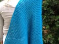 Tyrkysový háčkovaný šátek