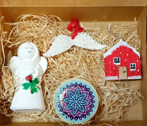 Dárková vánoční krabička I. malované dárek vánoce svíčka krabička domeček anděl křídla 