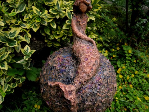 Mořská na kouli.. styl dekorace potěšení dárek moře koule podzim keramika interiér žena romantika pohádka zahrada figura mořská panna 