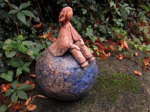 Malý princ koule keramika plastika socha interiér pohádka zahrada princ malý princ 