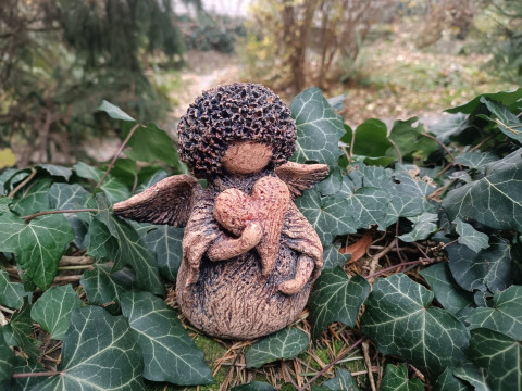 Andílek se srdcem styl domov srdce dekorace dárek radost keramika láska anděl andělka pro potěšení 