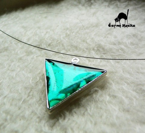 Mechový trojúhelník náhrdelník zelená přívěšek kruhy trojúhelník mechový lesklé 