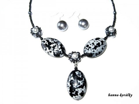 Černošedý náhrdelník a naušnice náhrdelník originální korálky náušnice kuličky sada černá souprava šité černý set 